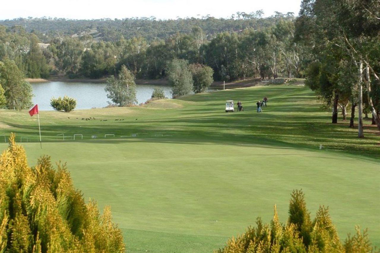 מלון Clare Country Club מראה חיצוני תמונה
