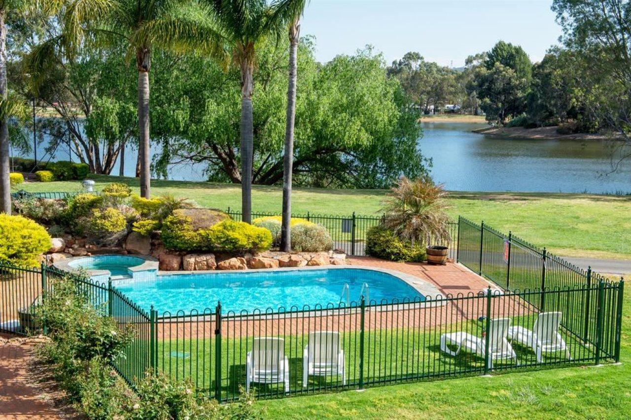 מלון Clare Country Club מראה חיצוני תמונה