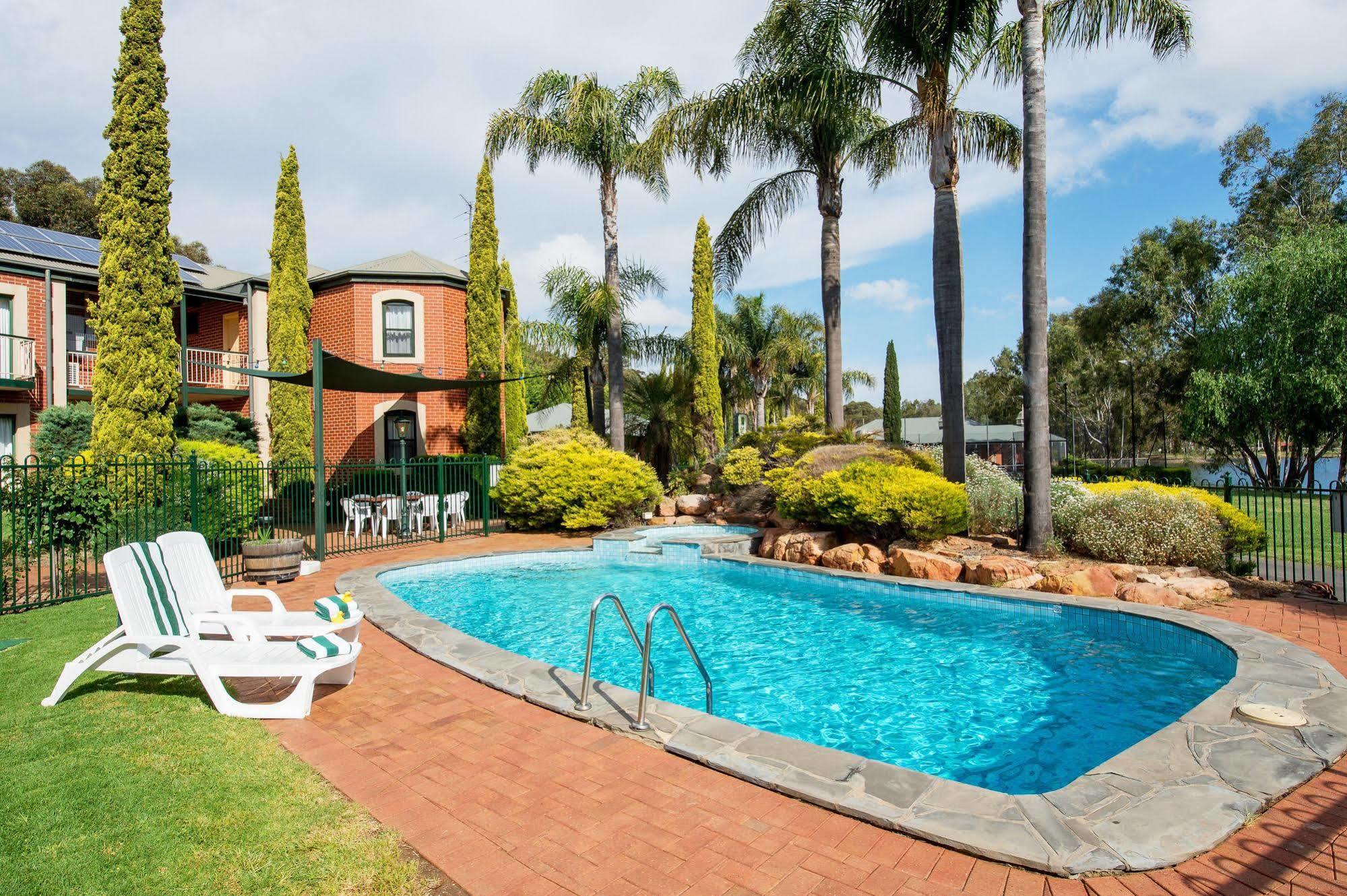 מלון Clare Country Club מראה חיצוני תמונה